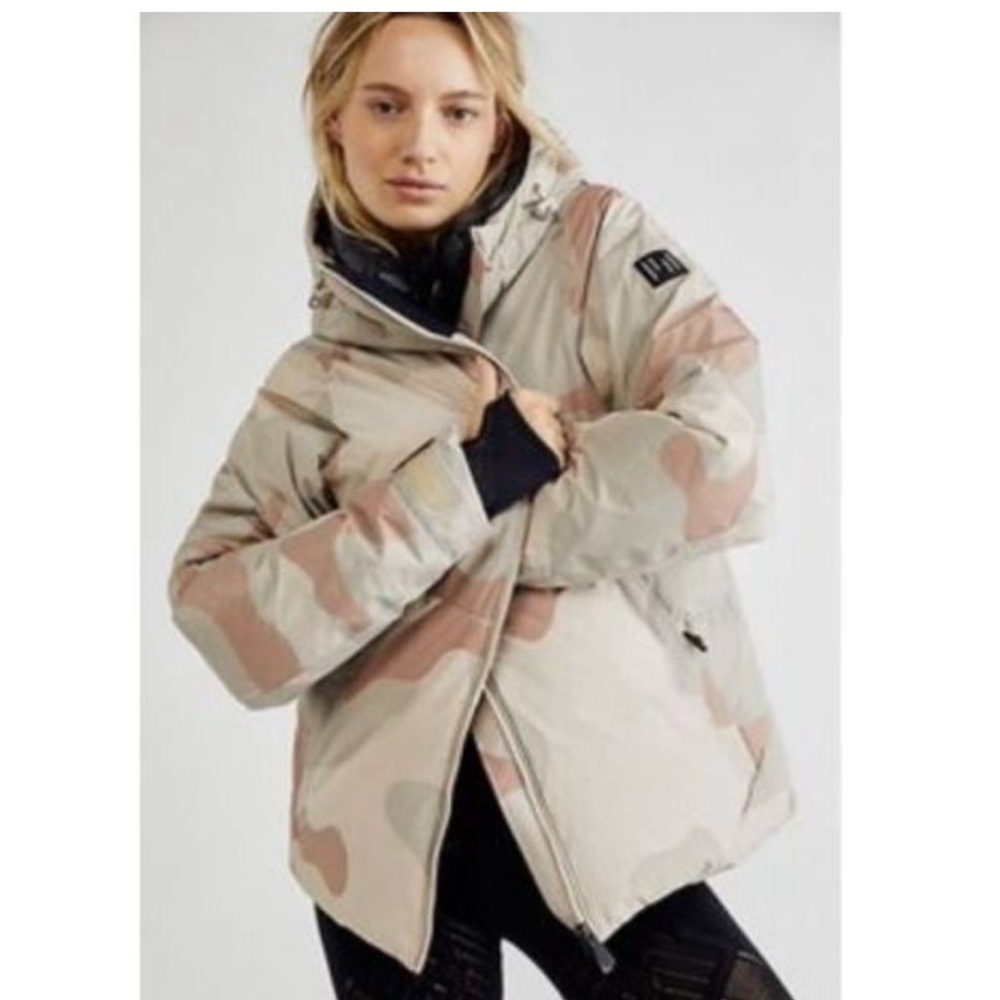 New Free People x Holden Women's Ashley Down Puffer Ski Jacket  Camo sz medium - Picture 2 of 8